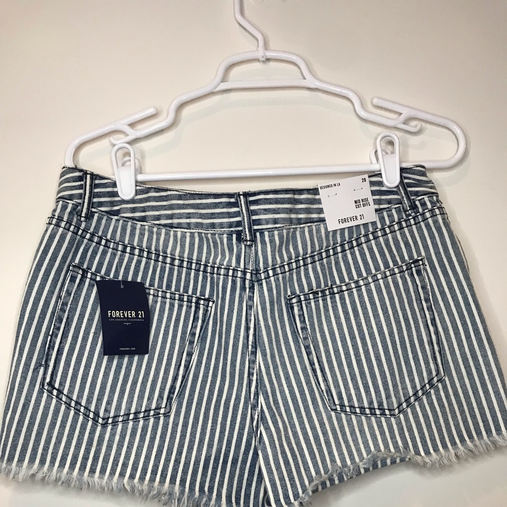 Forever 21 Mid Rise Cut Offs - Picture 4 of 4